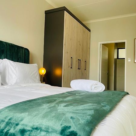 Mikeys Place On New: 2Bed2Bath No.1 With Free Wifinetflix Midrand Kültér fotó