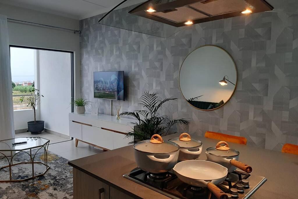 Mikeys Place On New: 2Bed2Bath No.1 With Free Wifinetflix Midrand Kültér fotó