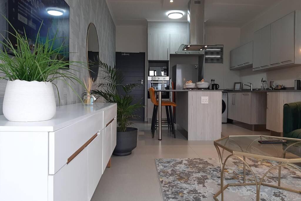 Mikeys Place On New: 2Bed2Bath No.1 With Free Wifinetflix Midrand Kültér fotó