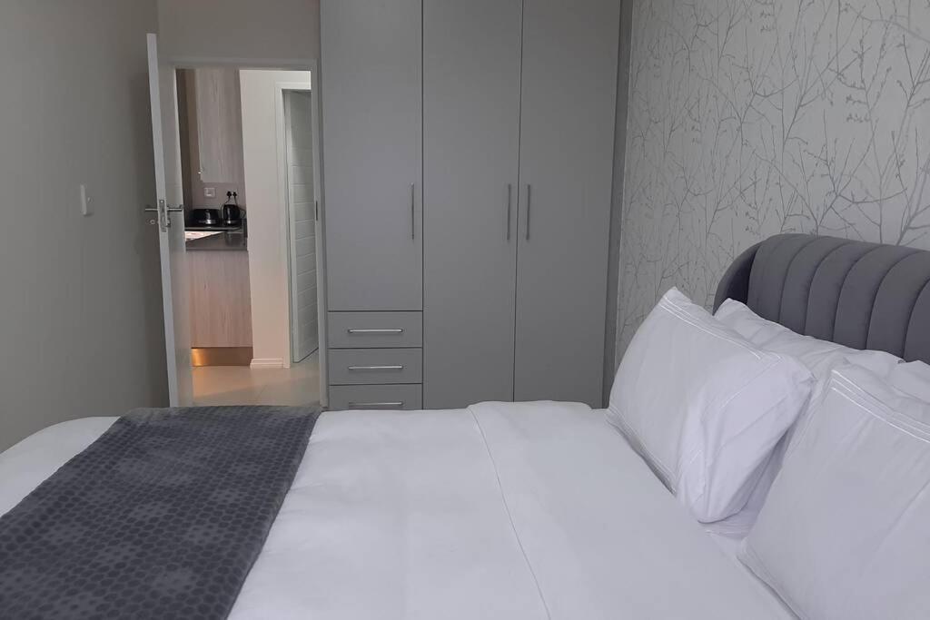 Mikeys Place On New: 2Bed2Bath No.1 With Free Wifinetflix Midrand Kültér fotó